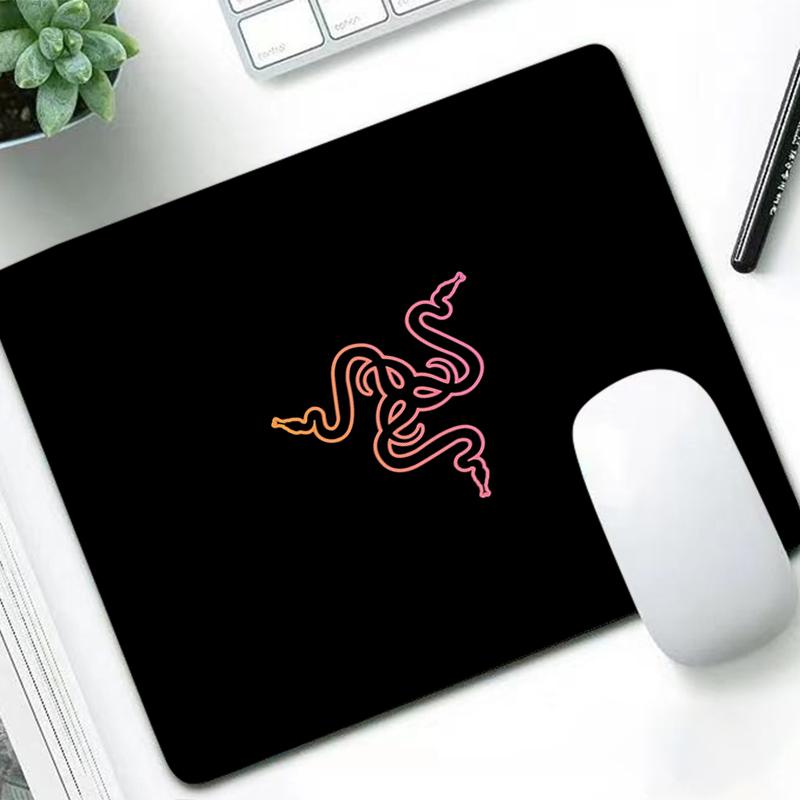 Tech Accessories For Office Desk - Razer 高級マウスパッド アニメ ゲーマー デスクマット PC